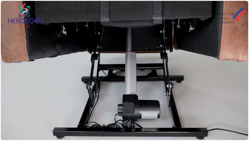 Vue du moteur sous un fauteuil Herdegen